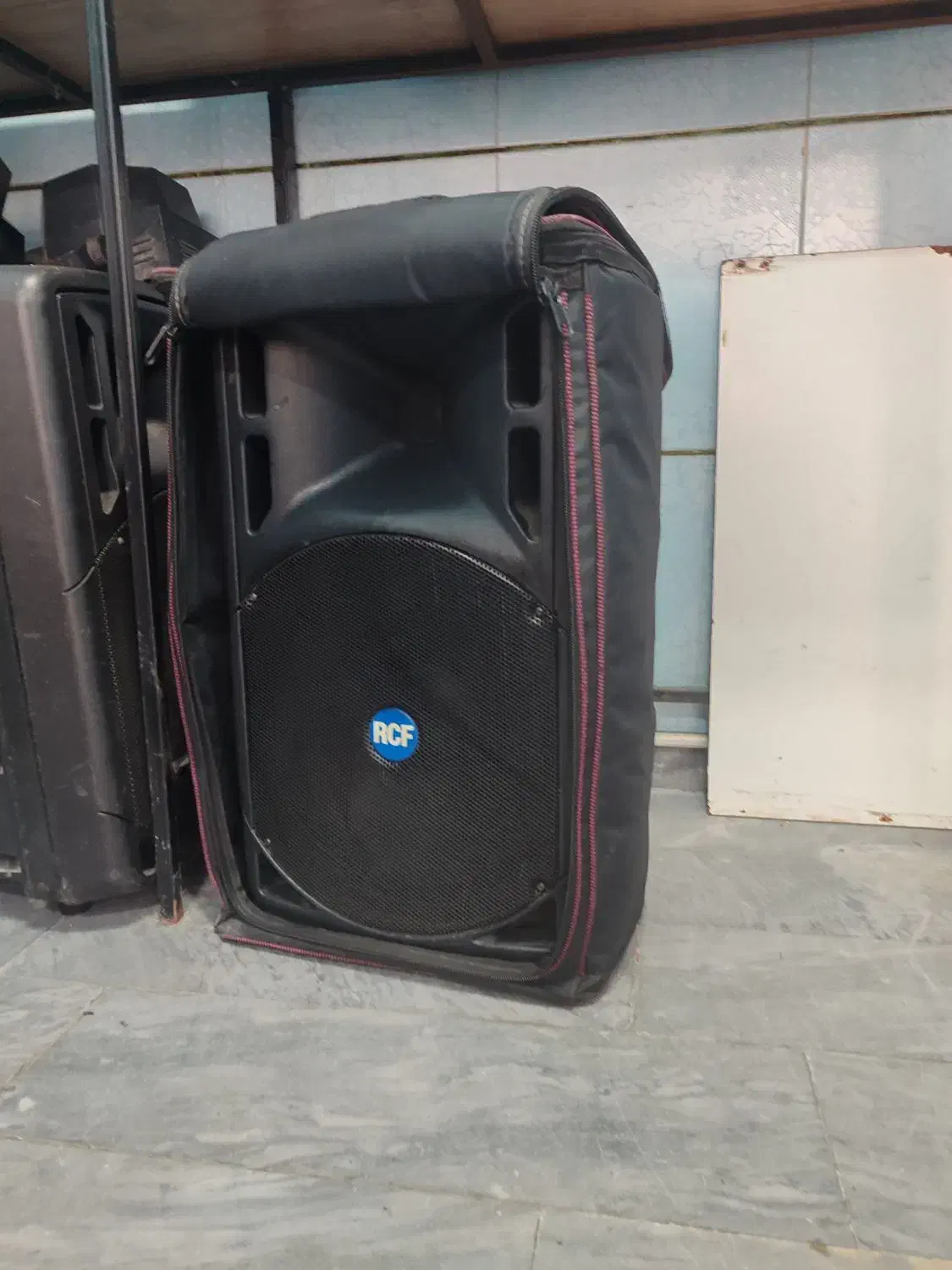 باند پسیو ۱۵اینچ RCF|سیستم صوتی خانگی|گلوگاه, |دیوار