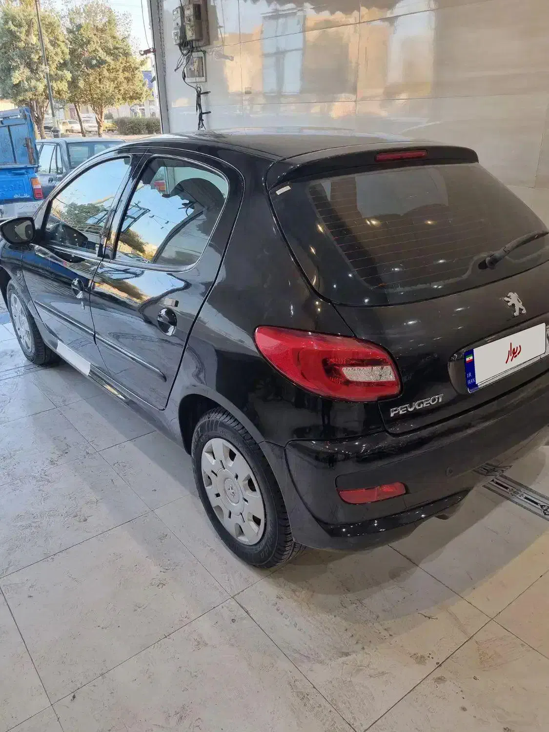 پژو ۲۰۷ مدل ۱۴۰۴ سقف فلز مشکی کم کار|خودرو سواری و وانت|شیراز, جمهوری|دیوار
