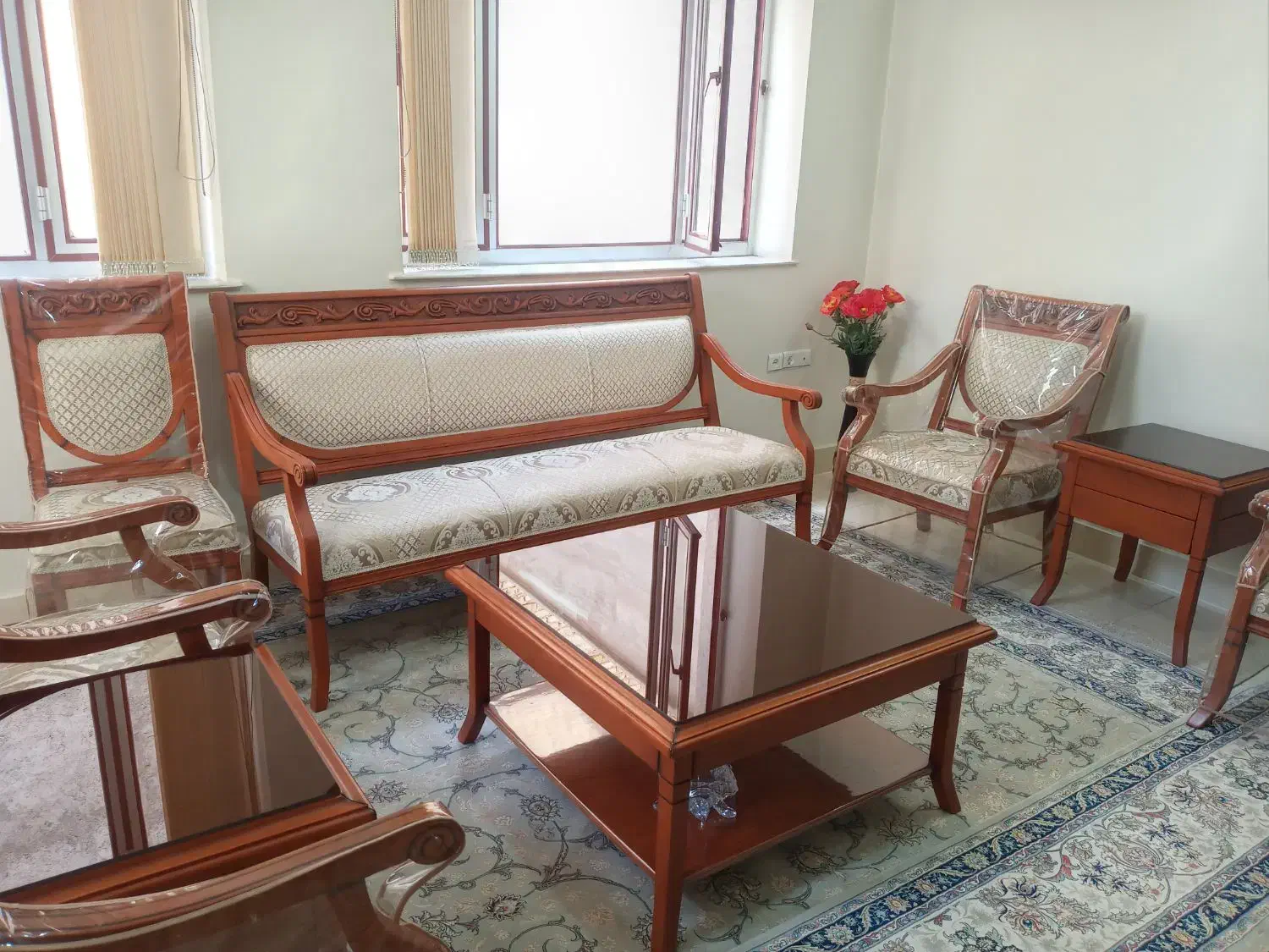 مبل کلاسیک|مبلمان خانگی و میز عسلی|زنجان, |دیوار