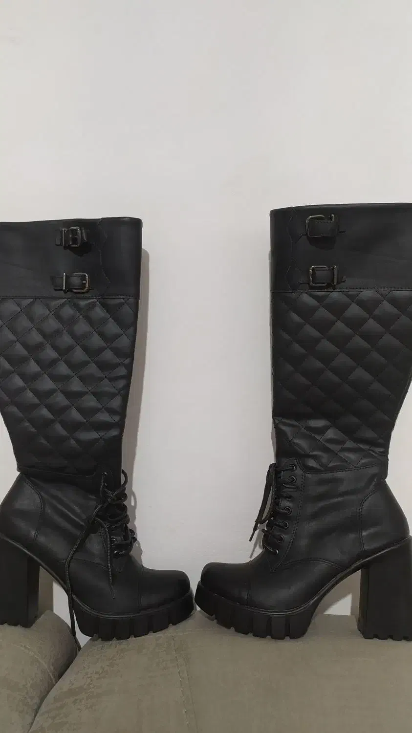 بوت بلند سایز ۳۸ کاملا سالم ونو|کیف، کفش، کمربند|چالوس, |دیوار