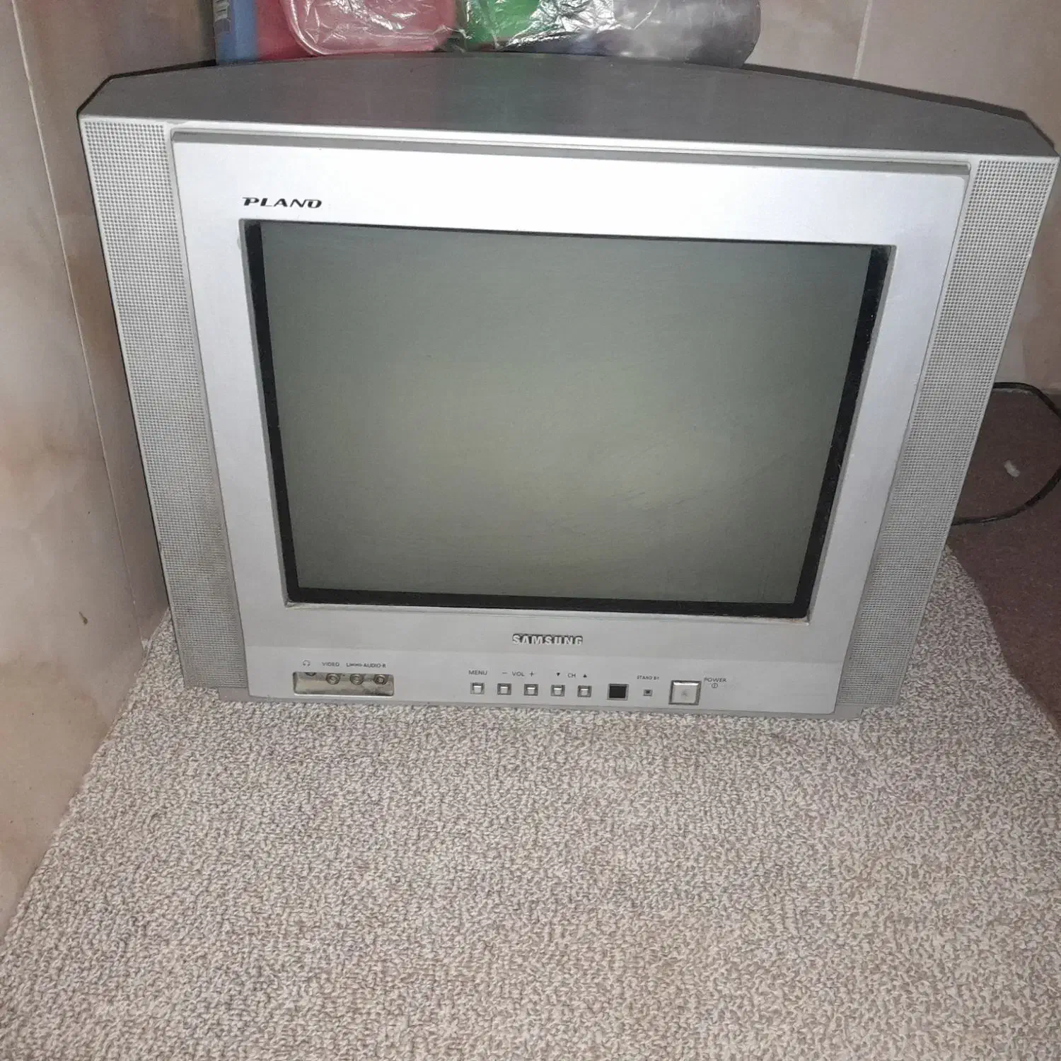 تلوزیون ۱۴سالم|تلویزیون و پروژکتور|سبزوار, قصبه غربی|دیوار