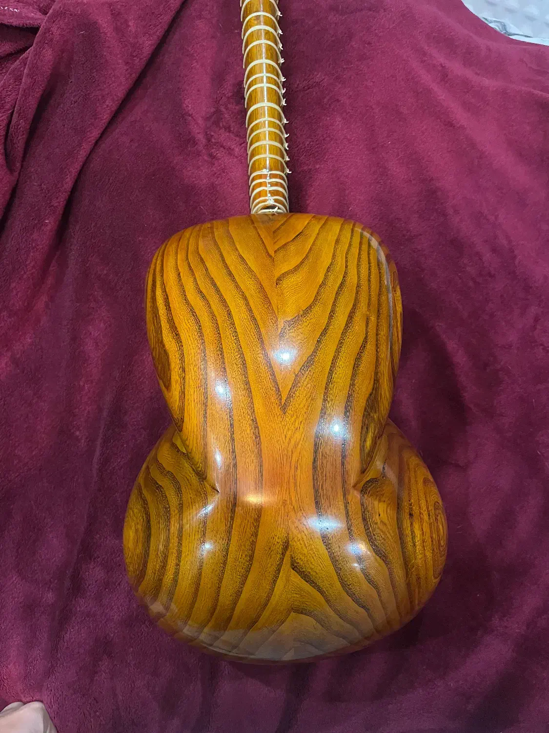 تار رضا خانی|سازهای سنتی|شیراز, فرهنگ شهر|دیوار