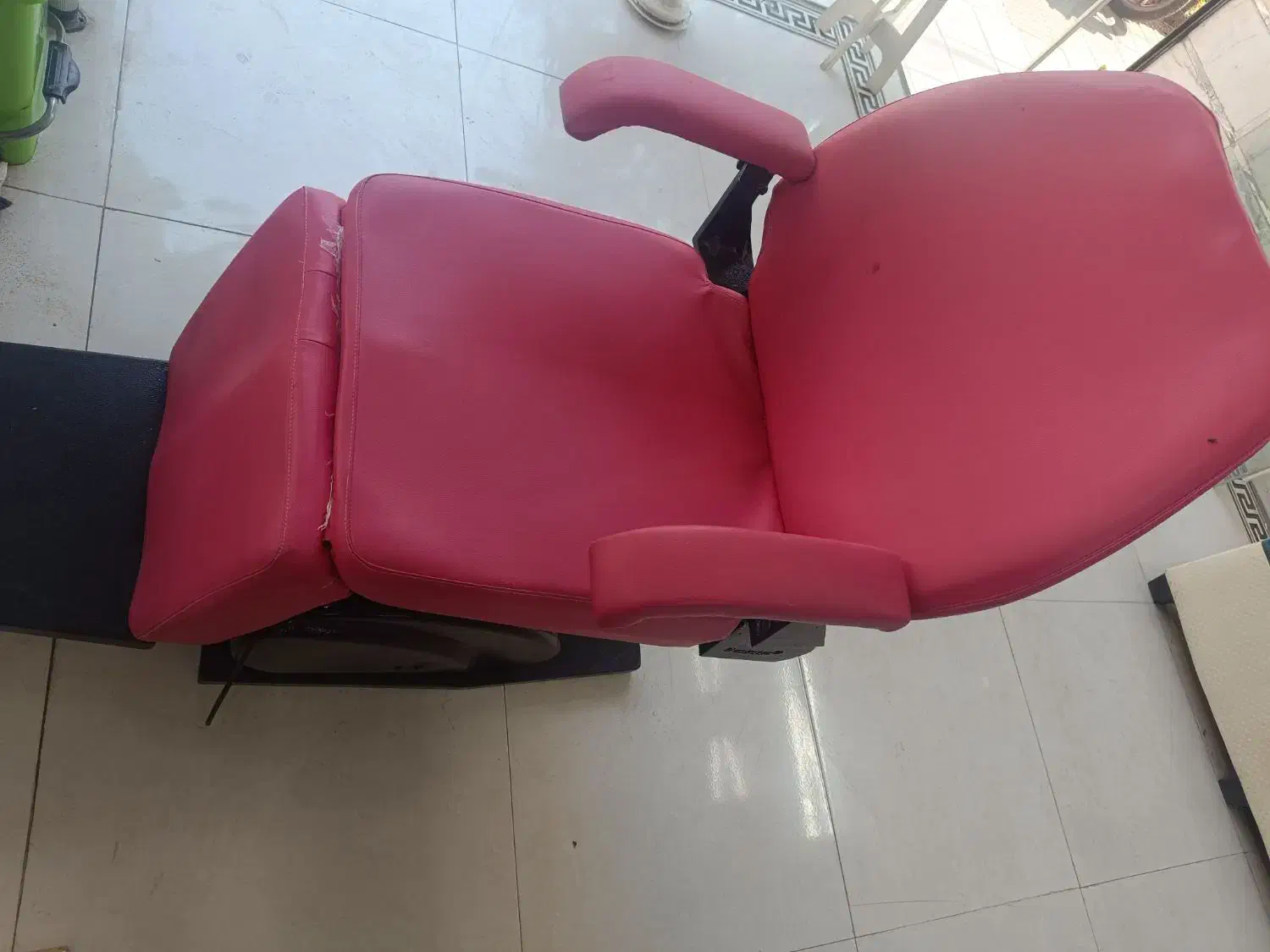 صندلی برقی نونو|آرایشگاه و سالنهای زیبایی|تهران, مهرآباد|دیوار