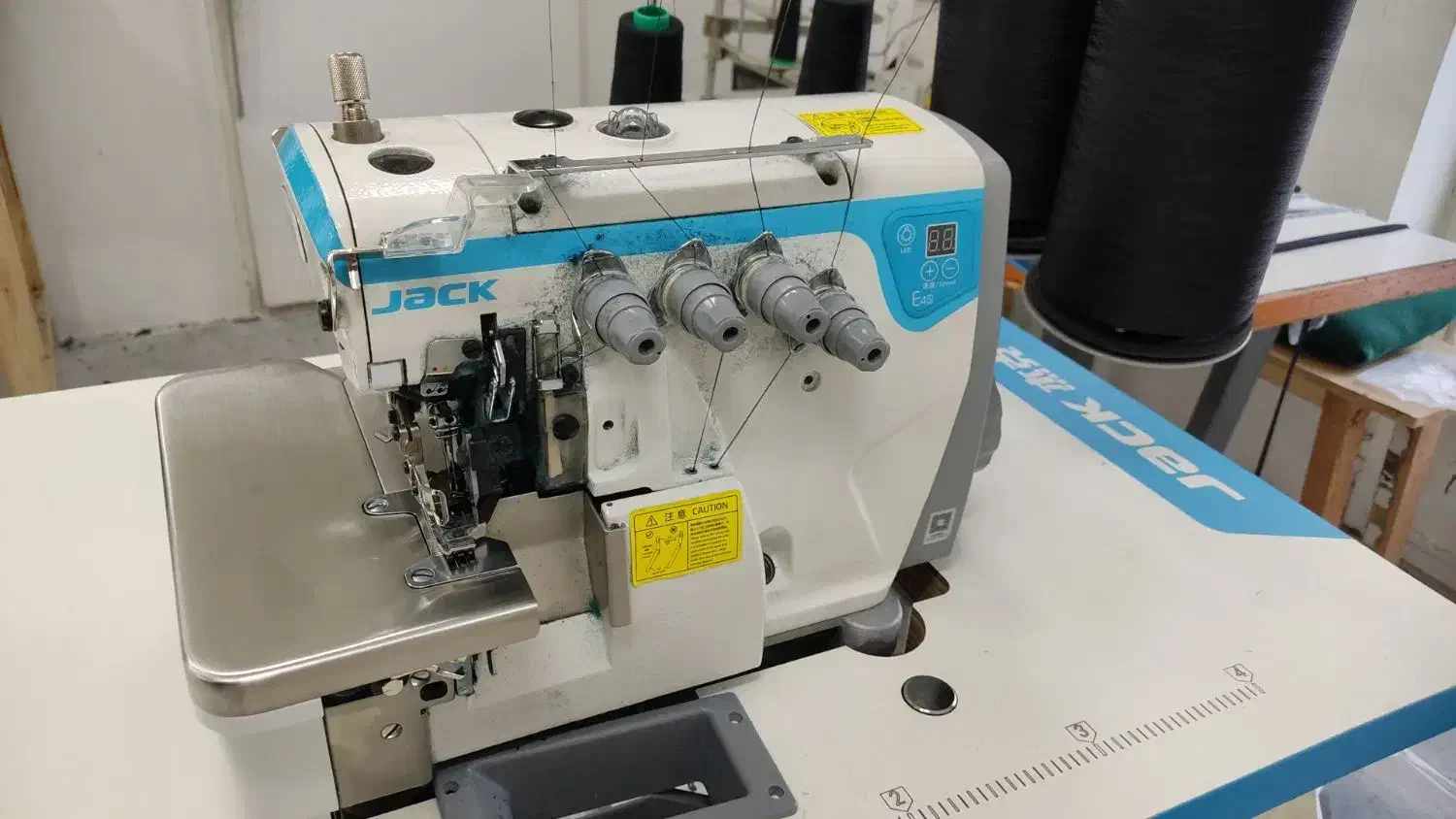 وسط کار تولیدی پوشاک|استخدام صنعتی، فنی، مهندسی|تهران, کیانشهر|دیوار