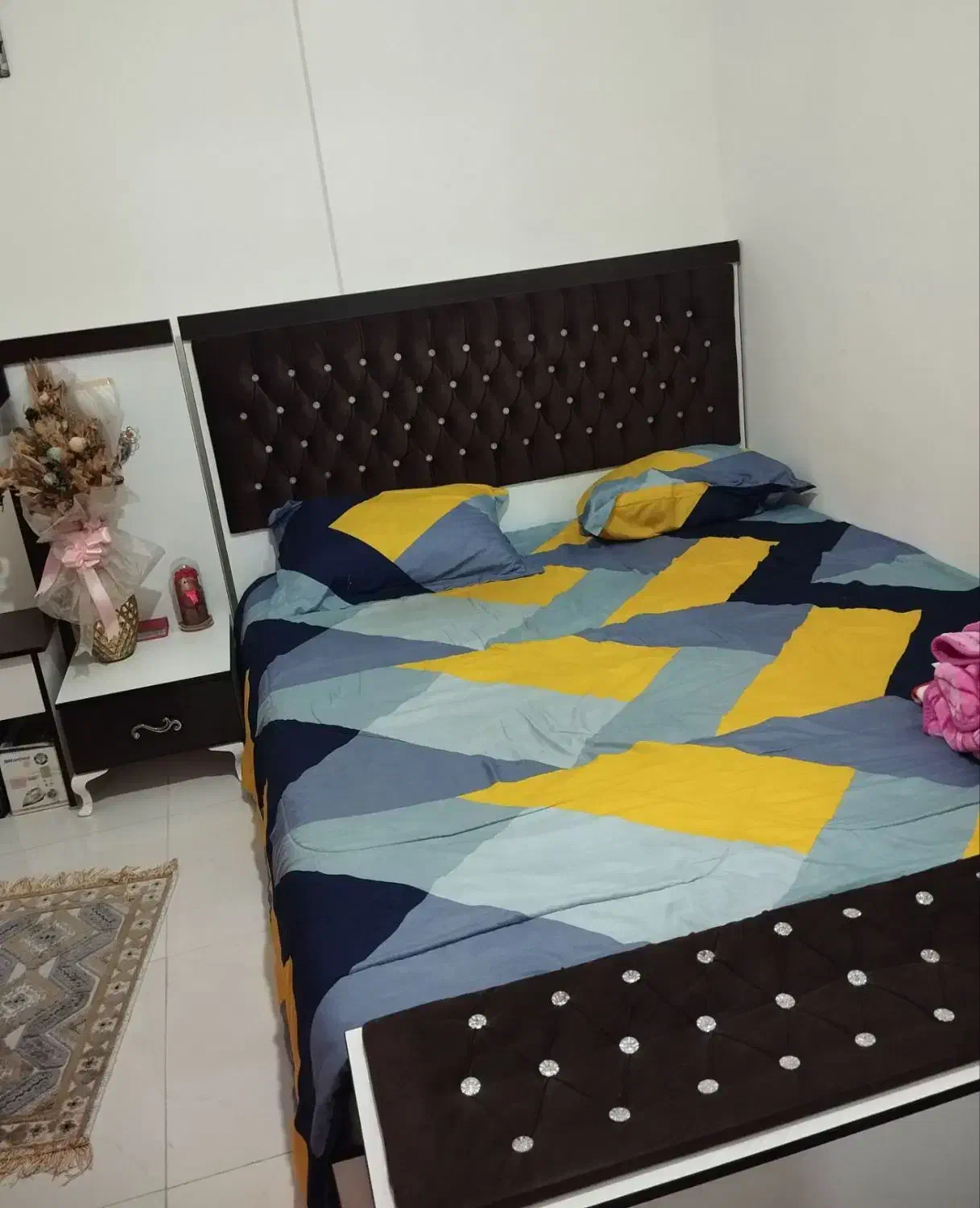 آینه کنسول. و تخت خواب دو نفره|تخت و سرویس خواب|کرمانشاه, |دیوار