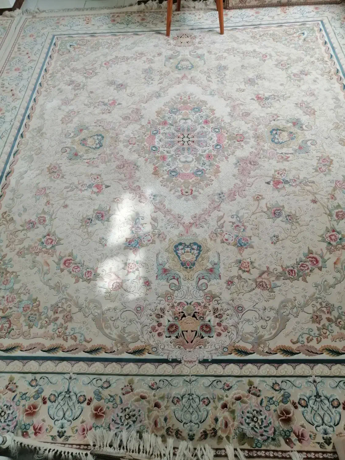 فرش گل برجسته|فرش|یزد, |دیوار