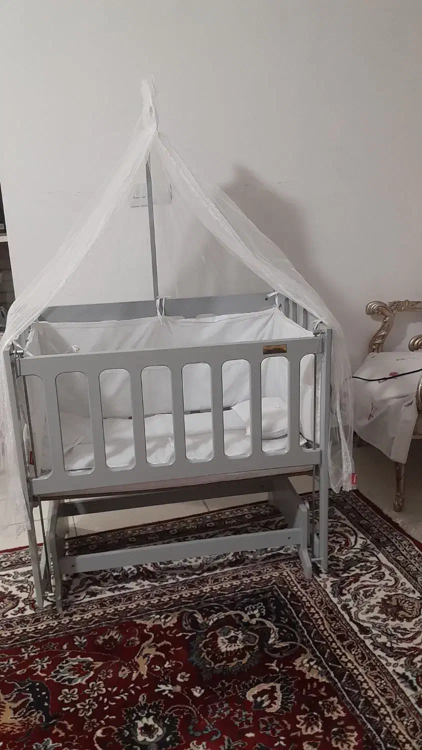 تخت کنار مادر|اسباب و اثاث بچه|نسیمشهر, |دیوار