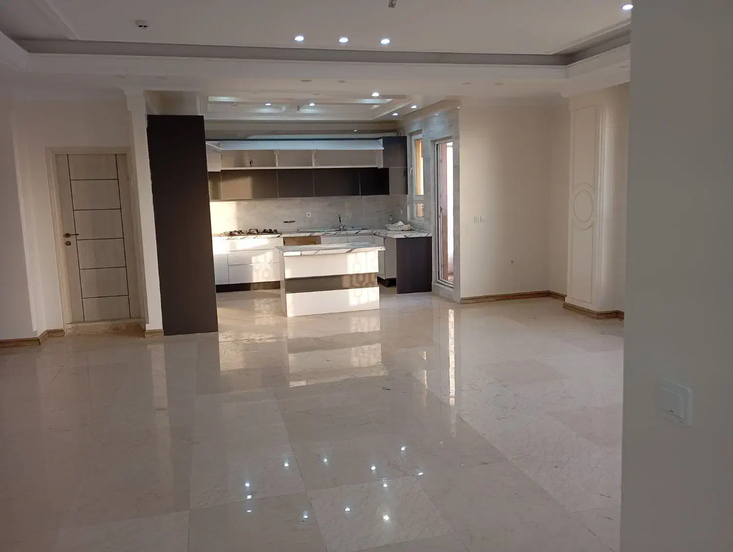 ۸۲ متر ۲ خواب ۱۳ ساله رهن کامل فول امکانات