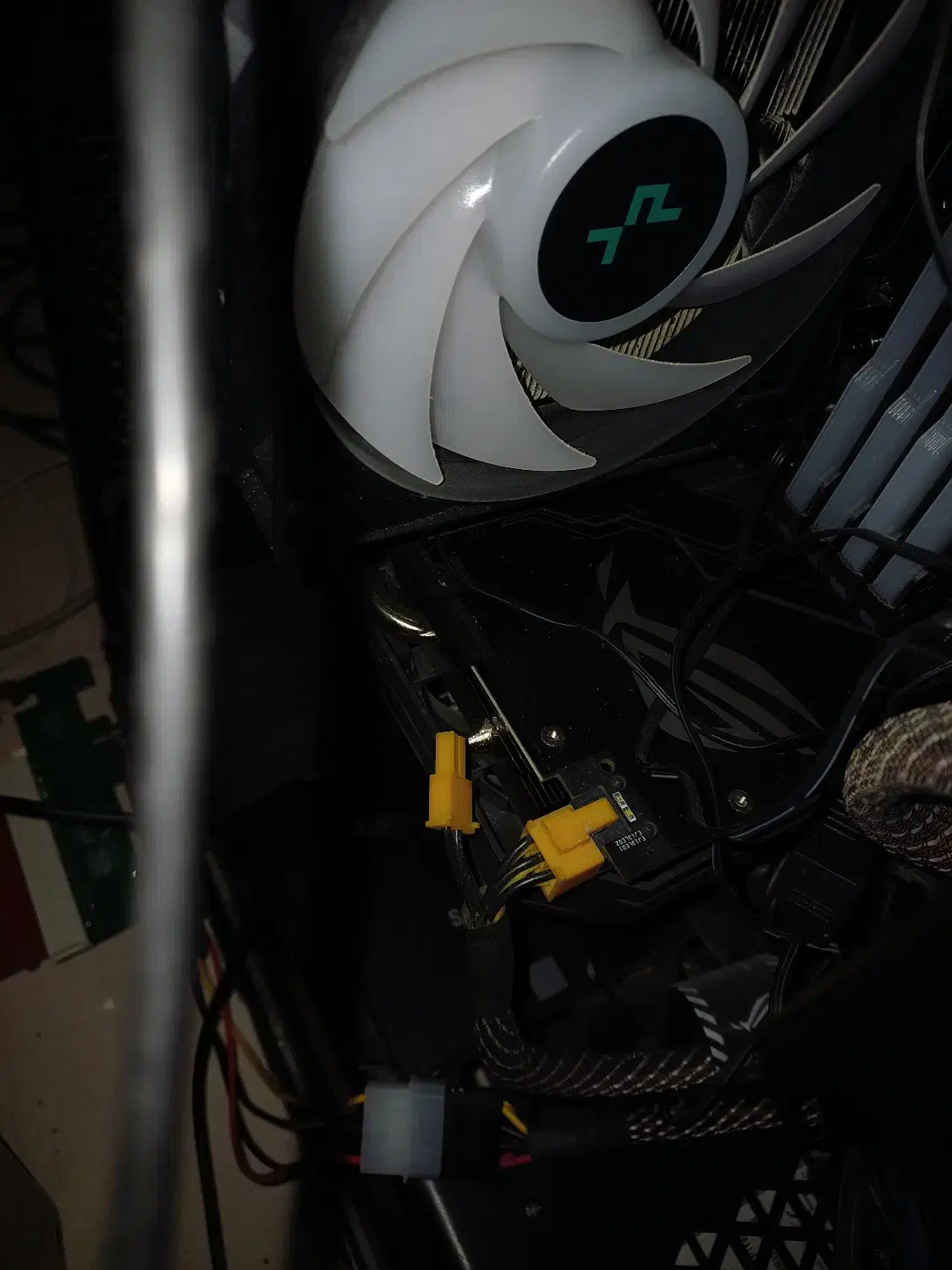 Asus rog strix 1650 4GB کارت گرافیک|قطعات و لوازم جانبی رایانه|تهران, آجودانیه|دیوار