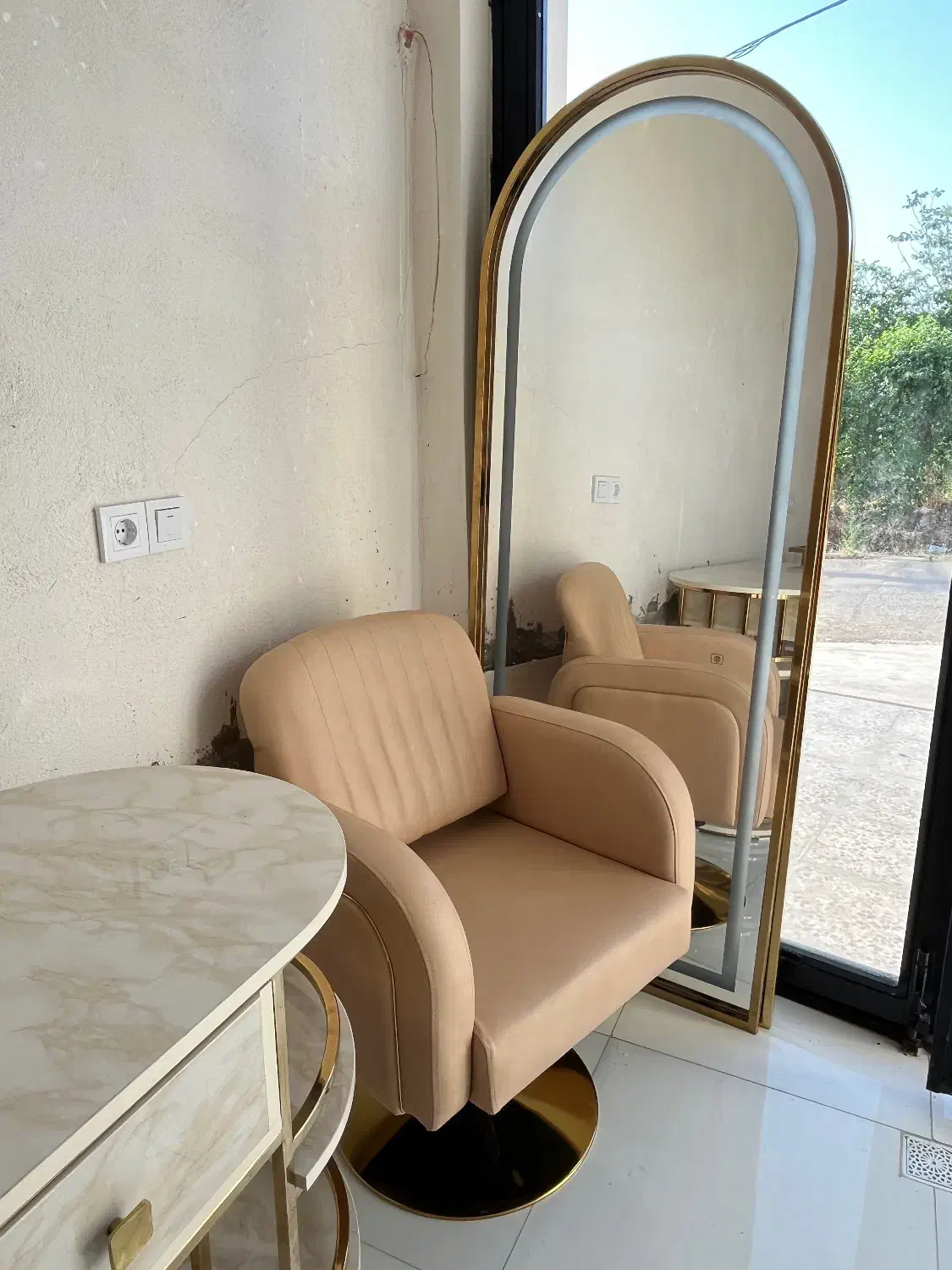 ایینه|آینه|مینودشت, |دیوار