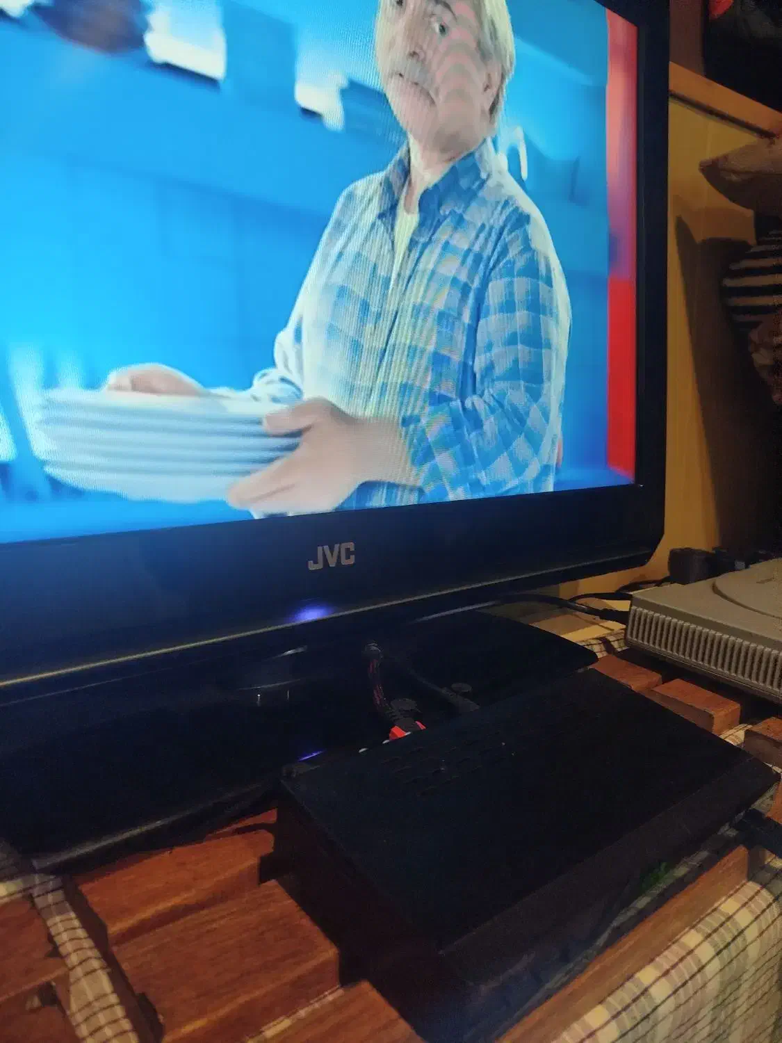 LCD|تلویزیون و پروژکتور|رشت, کوی فکوری|دیوار