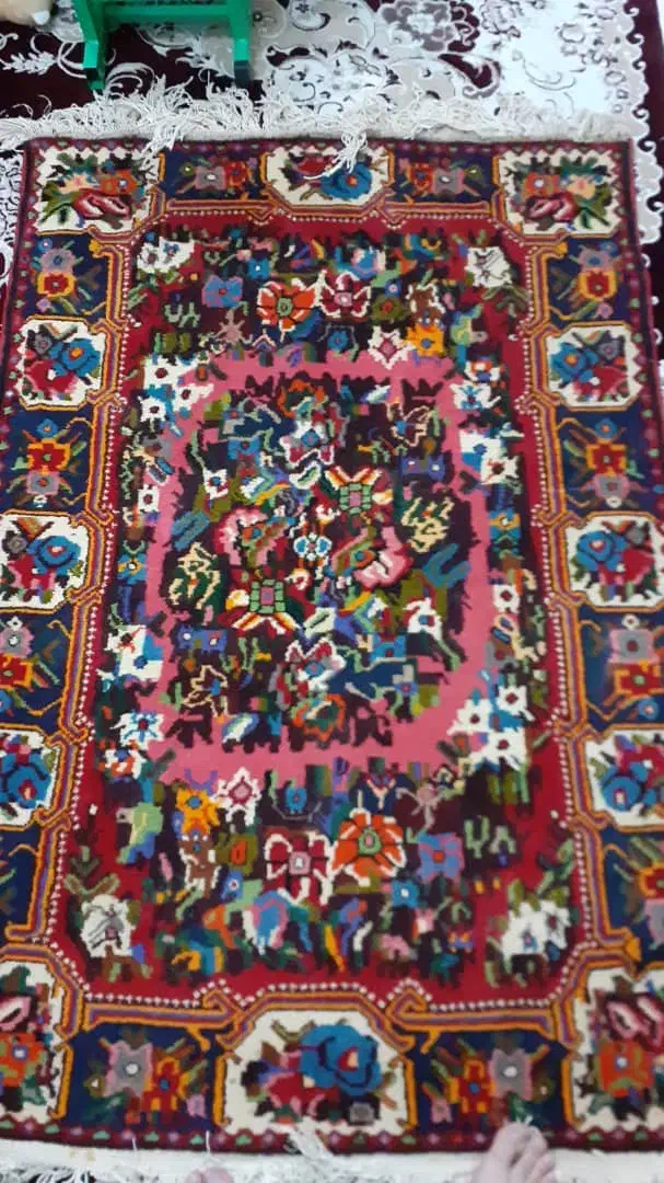 فرش دستباف برای زیباپسندان|فرش|بروجن, |دیوار