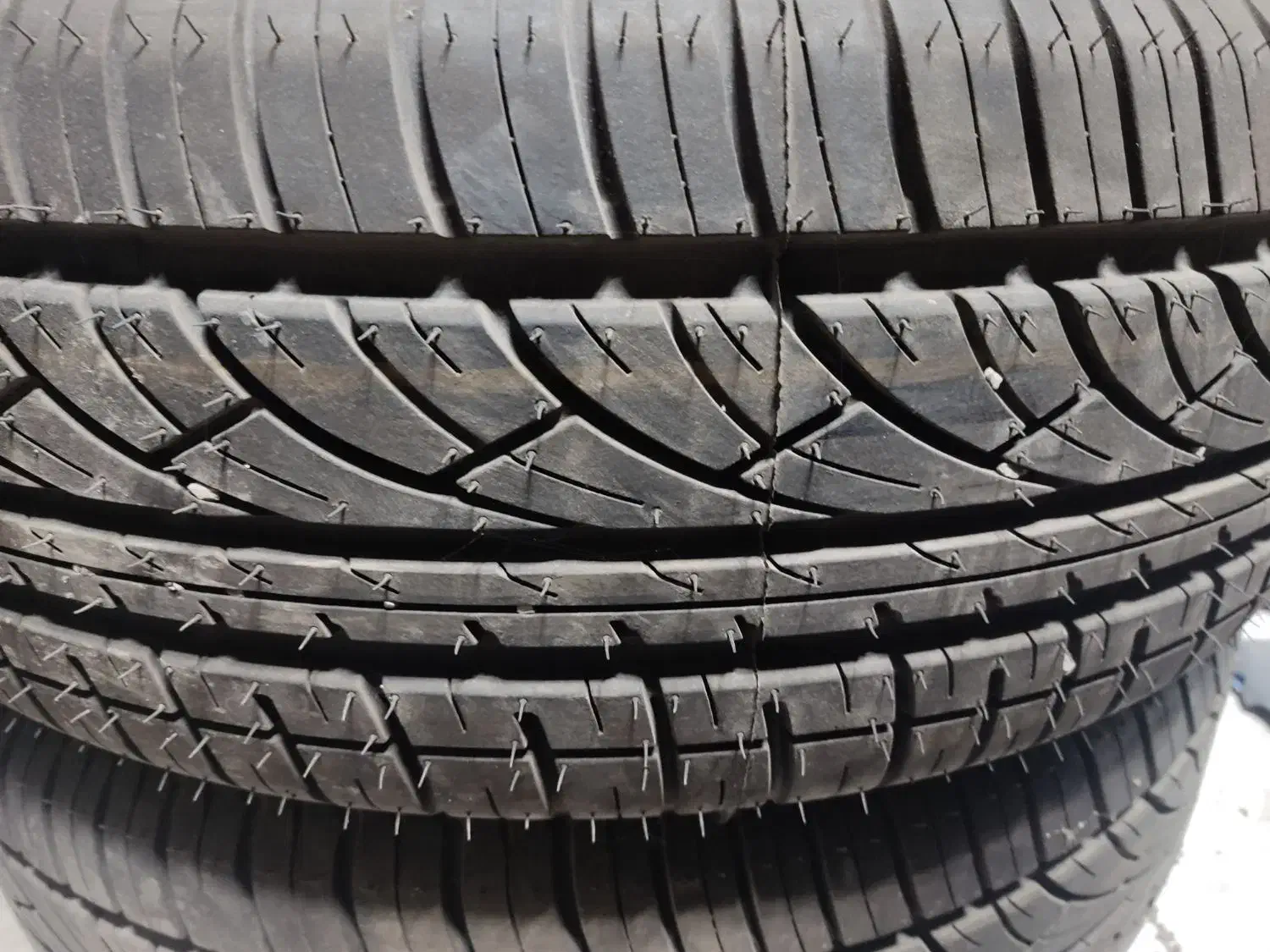 لاستیک آریزو استوک زیرصفری در حد نو ۲۰۵/۵۰/۱۷|قطعات یدکی و لوازم جانبی|بجنورد, |دیوار