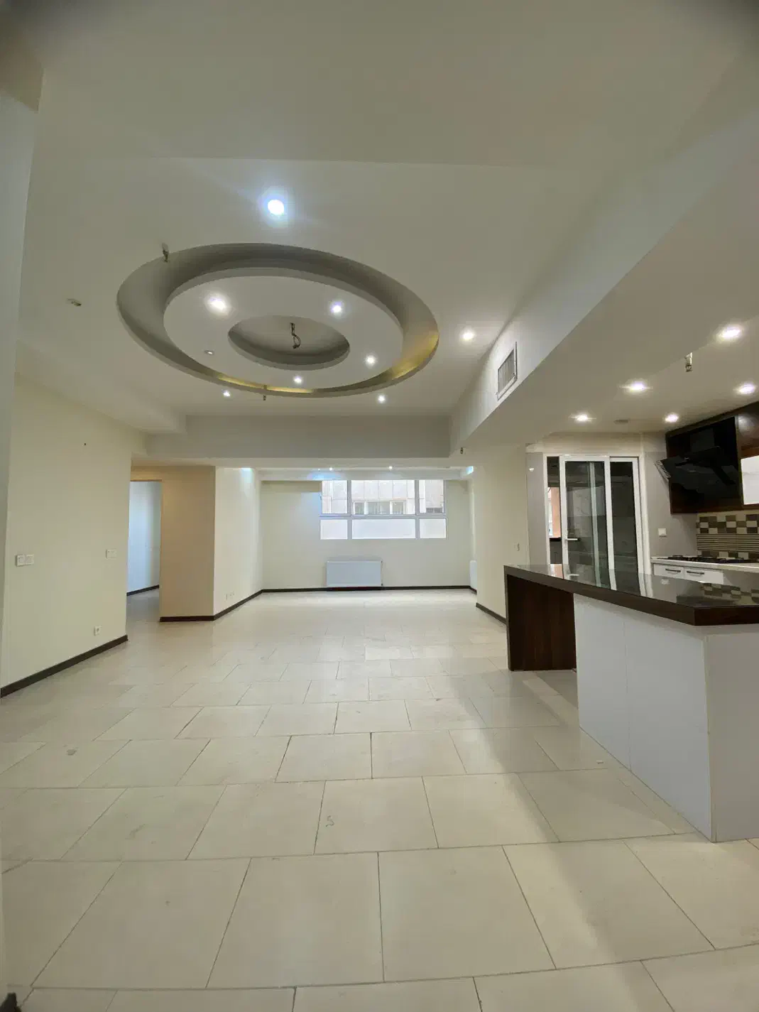 ۱۰۰ متر/۲ خواب/خوش نقشه/فوق العاده تمیز/برج‌باغ