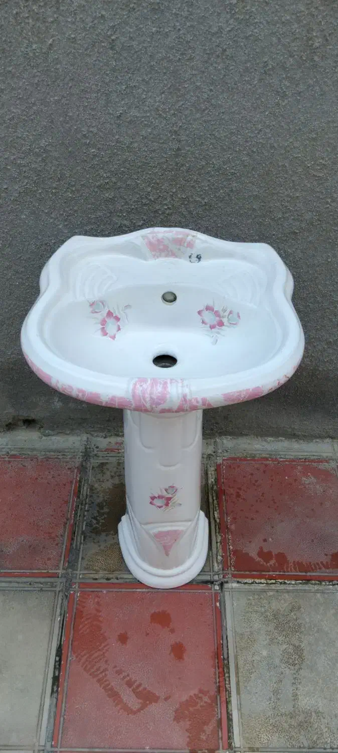 روشویی بسیار سالم و تمیز، کم کار|لوازم سرویس بهداشتی|قروه, |دیوار