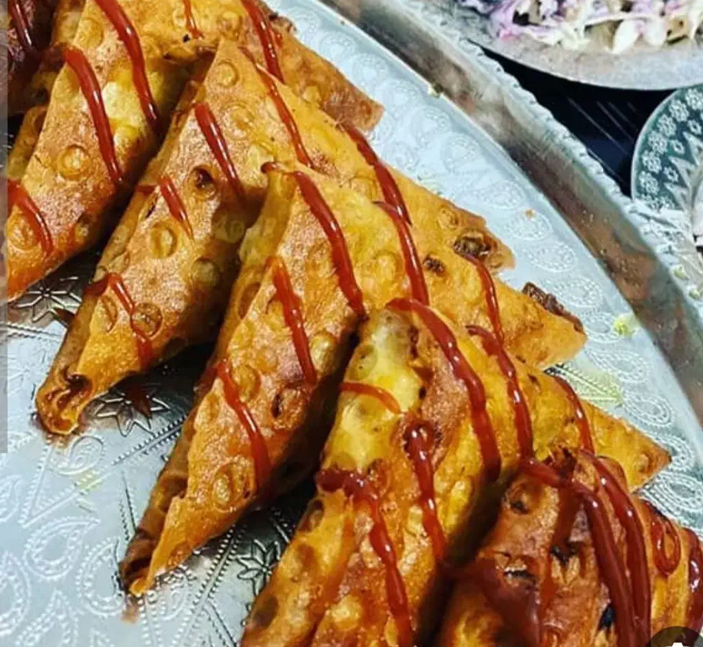 سمبوسه دلبر جنوب|خوردنی و آشامیدنی|شیراز, گل سرخ|دیوار