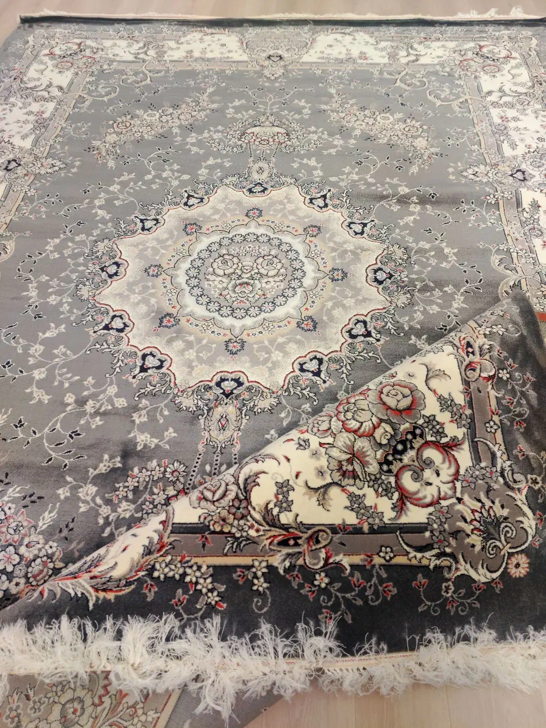 فرش۱۲متری یک عدد/کاملا نو و آکبند/۵۰۰شانه|فرش|اصفهان, همدانیان|دیوار