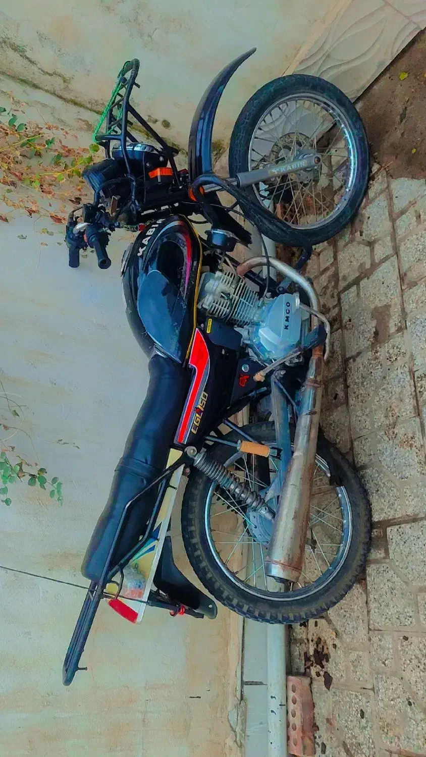 کویر شکاری|موتورسیکلت|گالیکش, |دیوار