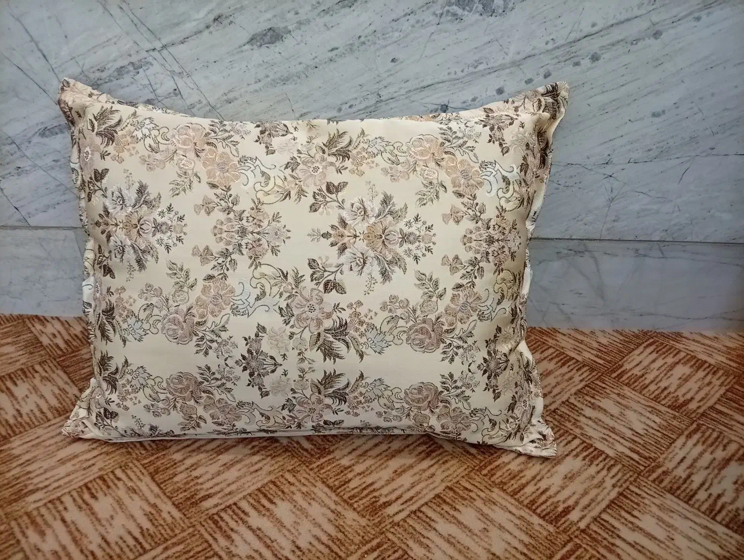 جلد پشتی|پشتی|نجف‌آباد, یزدانشهر|دیوار