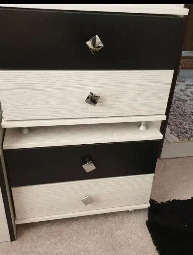 یه سرویس تخت جادار و تشک و آینه دراورسالم وجادار|تخت و سرویس خواب|اقبالیه, |دیوار