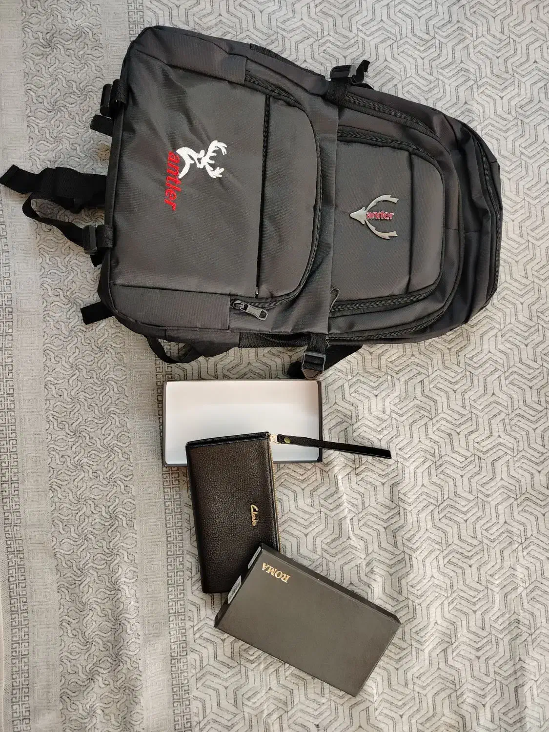 کیف کوله پشتی و کیف پولی|کیف، کفش، کمربند|اصفهان, شاه پسند|دیوار