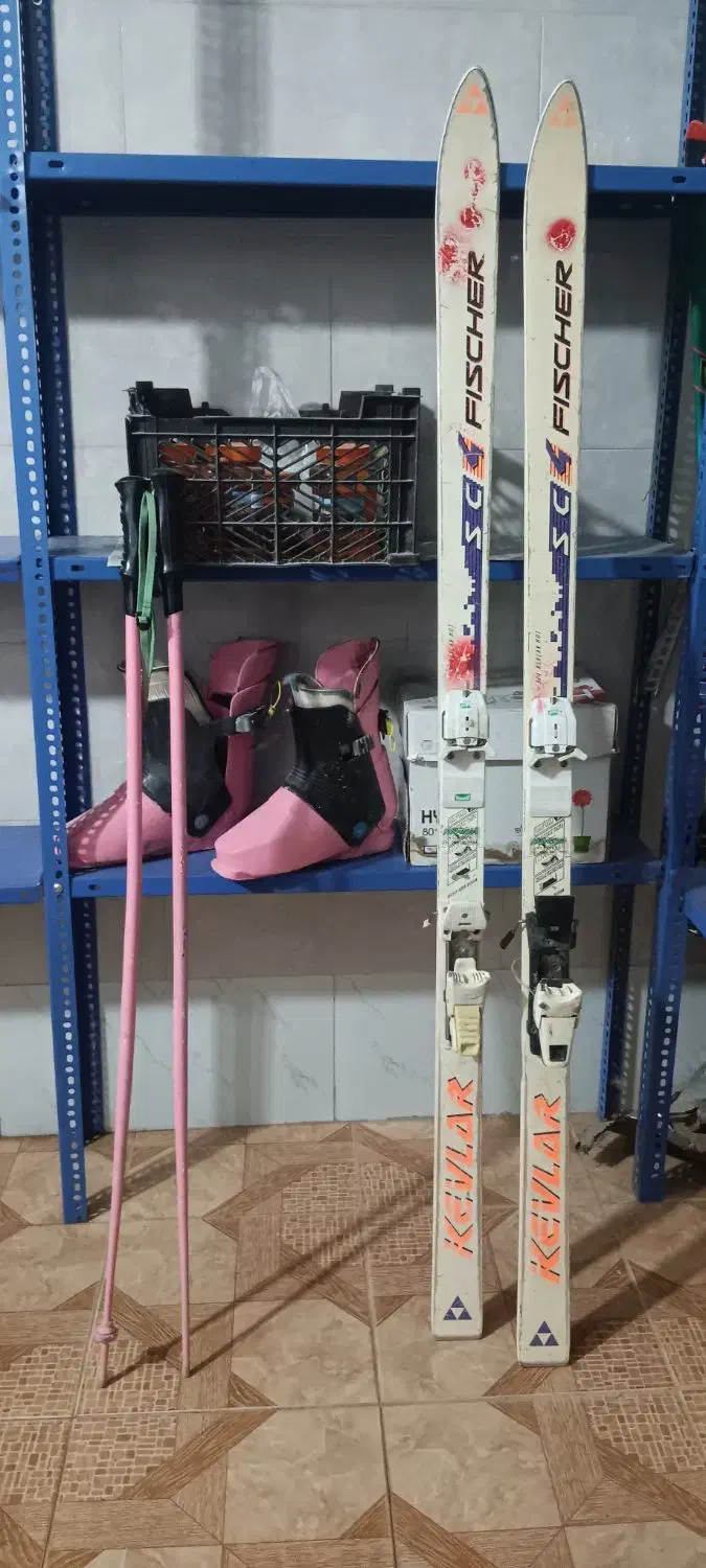 چوب اسکی کفش اسکی باتوم|ورزشهای زمستانی|فریدونشهر, |دیوار