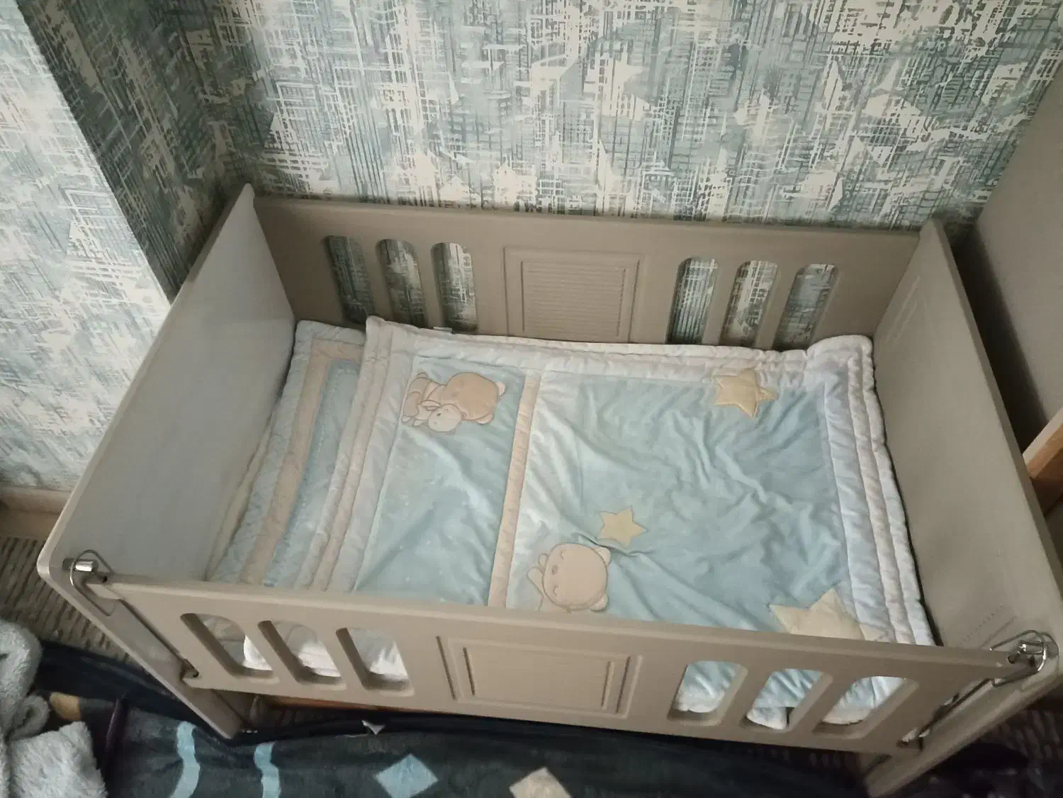 تخت نوزاد|تخت و صندلی بچه|همدان, |دیوار