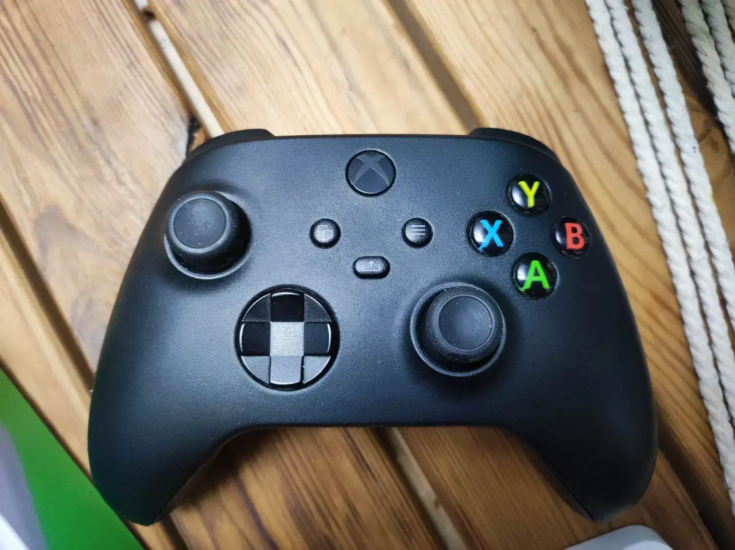 دسته ایکس باکس و باتری و پایه شارژر در حد نو|کنسول، بازی ویدئویی و آنلاین|ری, شهرری|دیوار