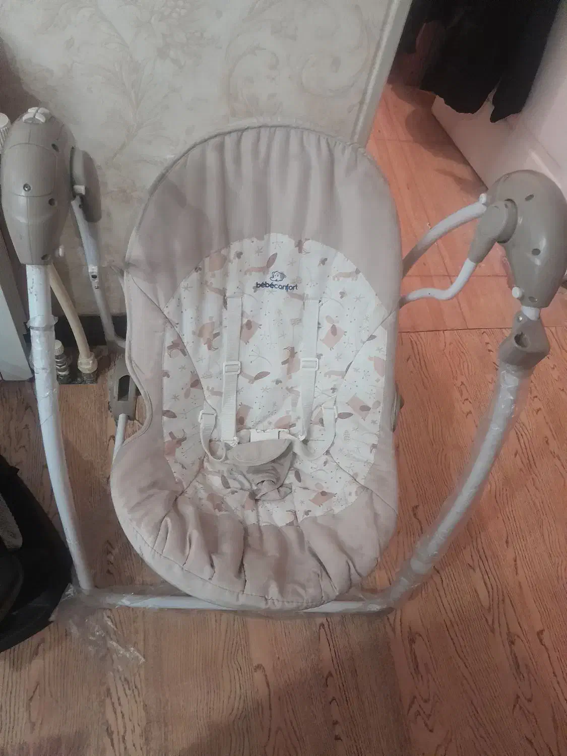 تاب برقی|اسباب و اثاث بچه|پردیس, فاز ۱|دیوار