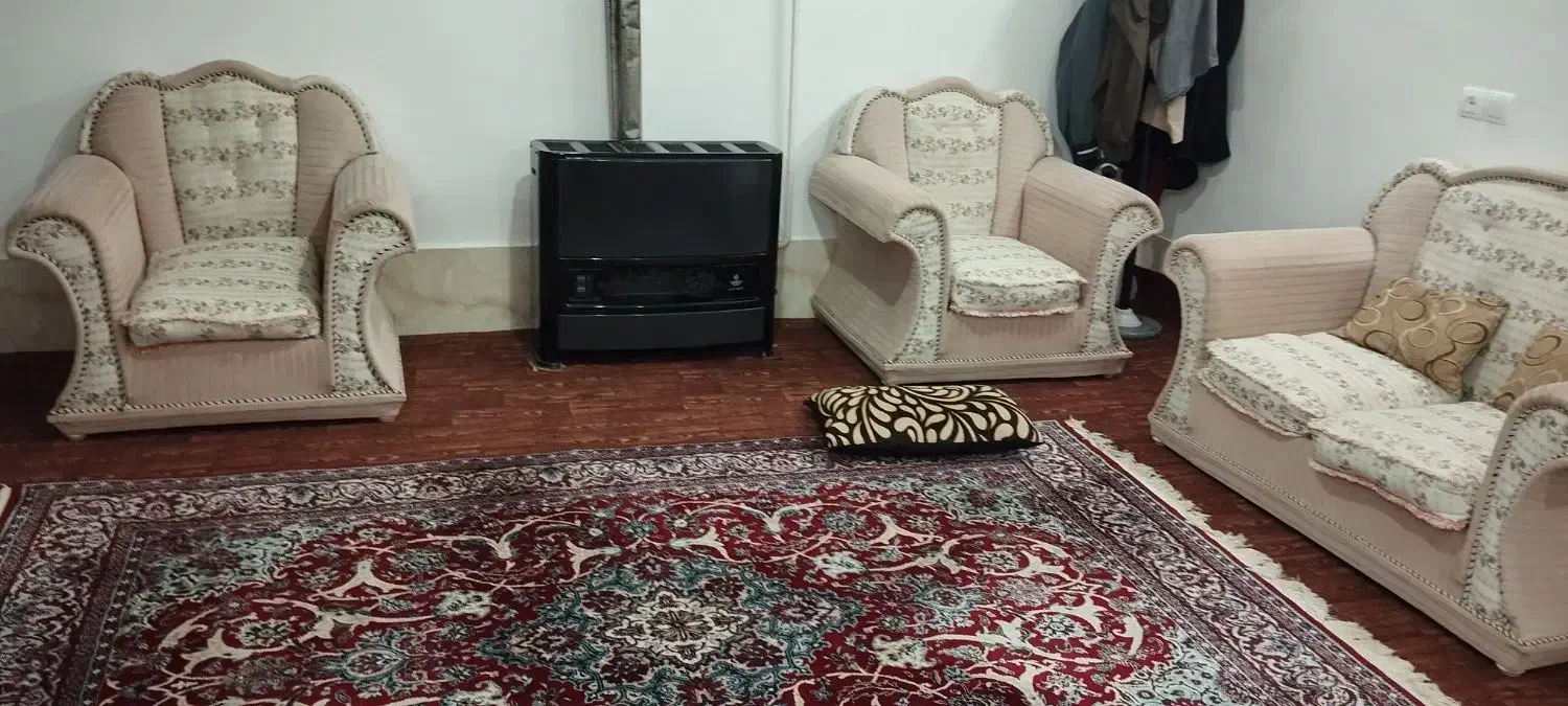 مبل هفت نفره...با چهار عدد عسلی|مبلمان خانگی و میز عسلی|بوئین و میاندشت, |دیوار