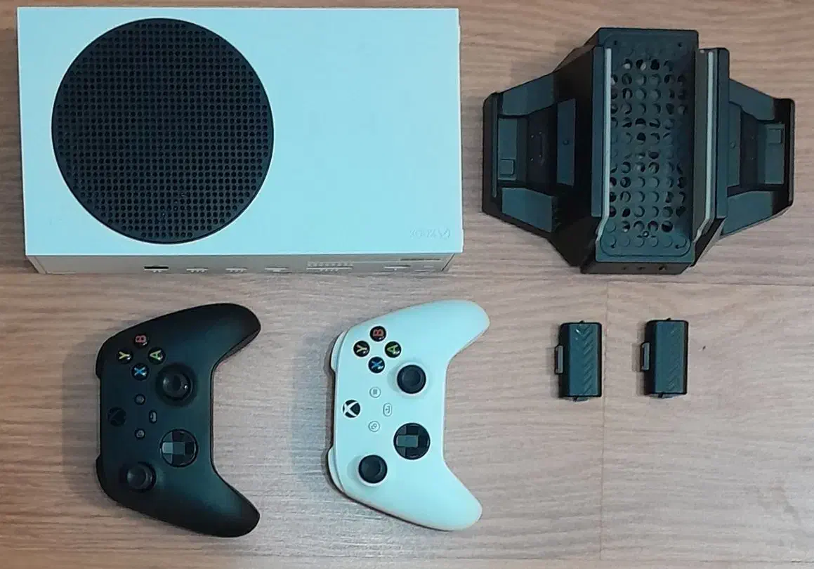 کنسول xboxS نسل۹ با دسته اضافه و پایه شارژ|کنسول، بازی ویدئویی و آنلاین|سراب, |دیوار