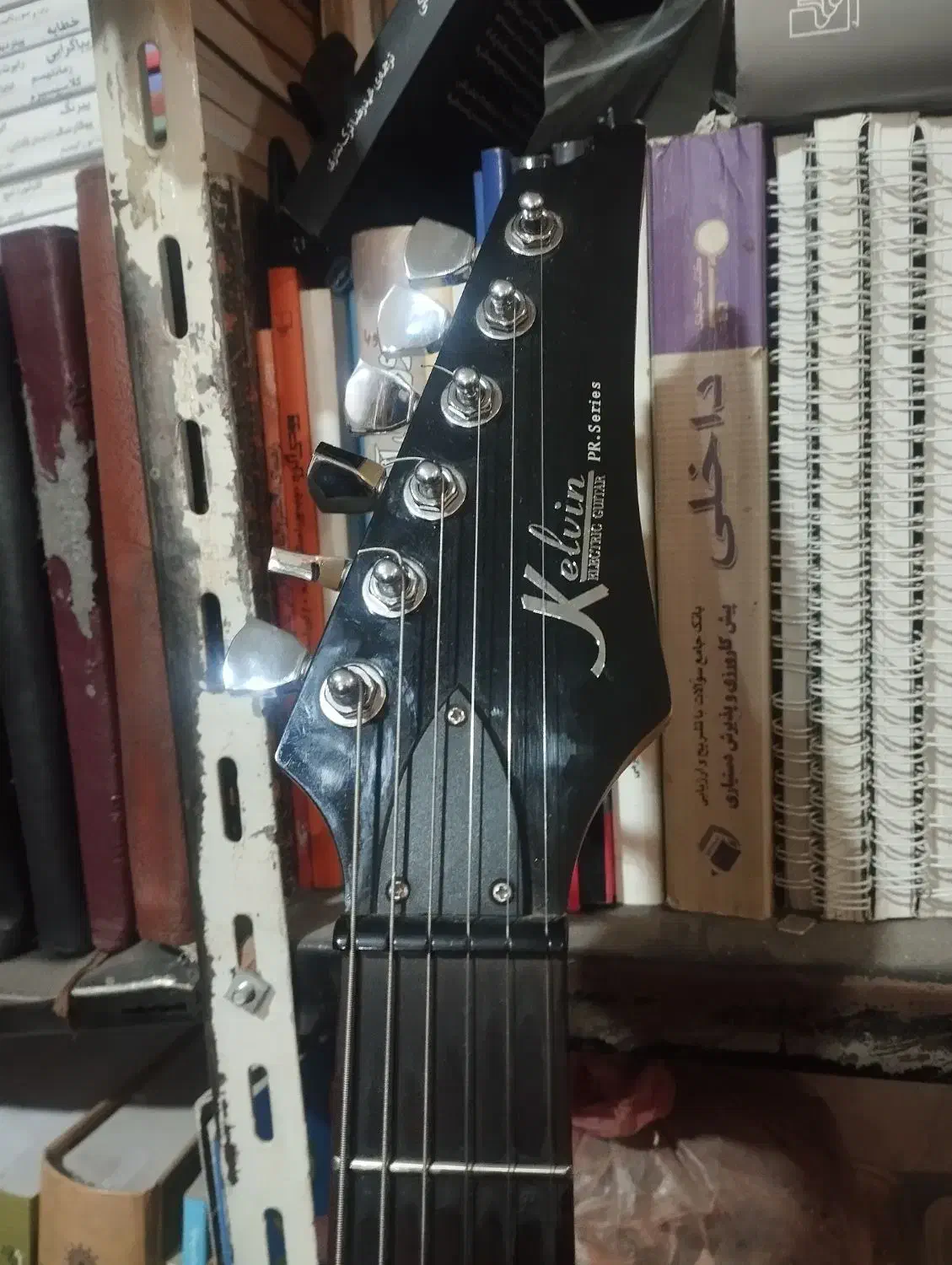 گیتار الکتریک|گیتار، بیس، امپلیفایر|تبریز, |دیوار