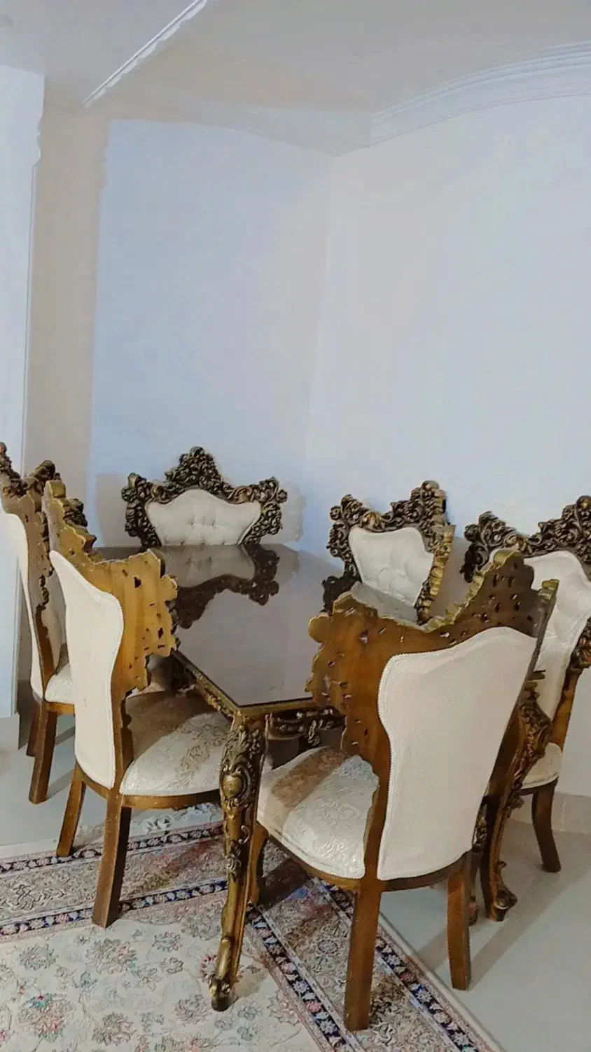 فروش یه عدد میز نهارخوری با صحفه شیشه ای|میز و صندلی غذاخوری|ساری, |دیوار