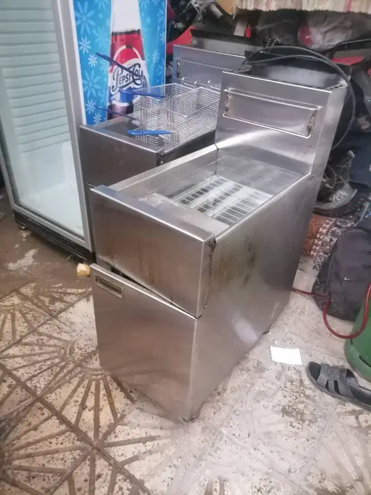 فِر و غیره|کافیشاپ و رستوران|کرج, آق تپه|دیوار