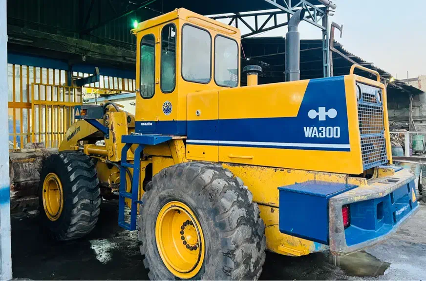 لودر ۳۰۰ کوماتسو|خودرو سنگین|تهران, آذری|دیوار