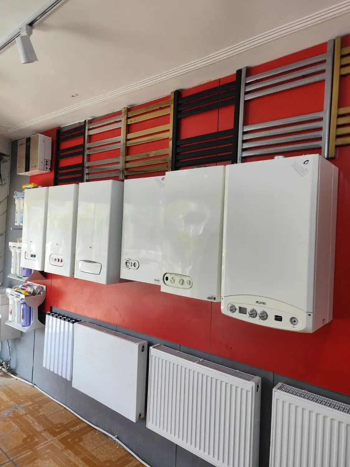 پکیج رادیاتور لورچ|آبگرمکن، پکیج، شوفاژ|شیراز, اصلاح‌نژاد|دیوار