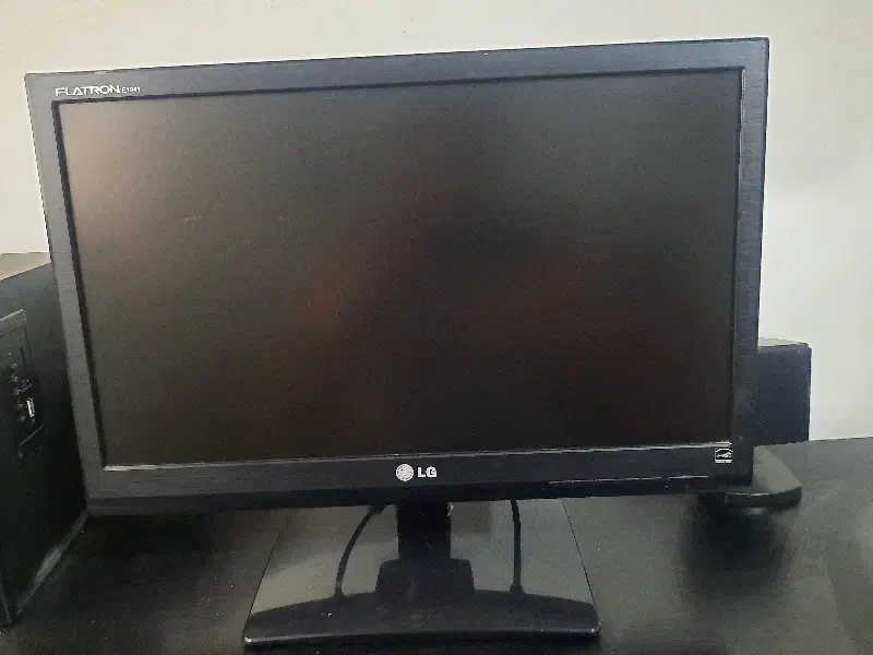 مانیتور 20 اینچ LG|قطعات و لوازم جانبی رایانه|ملارد, |دیوار