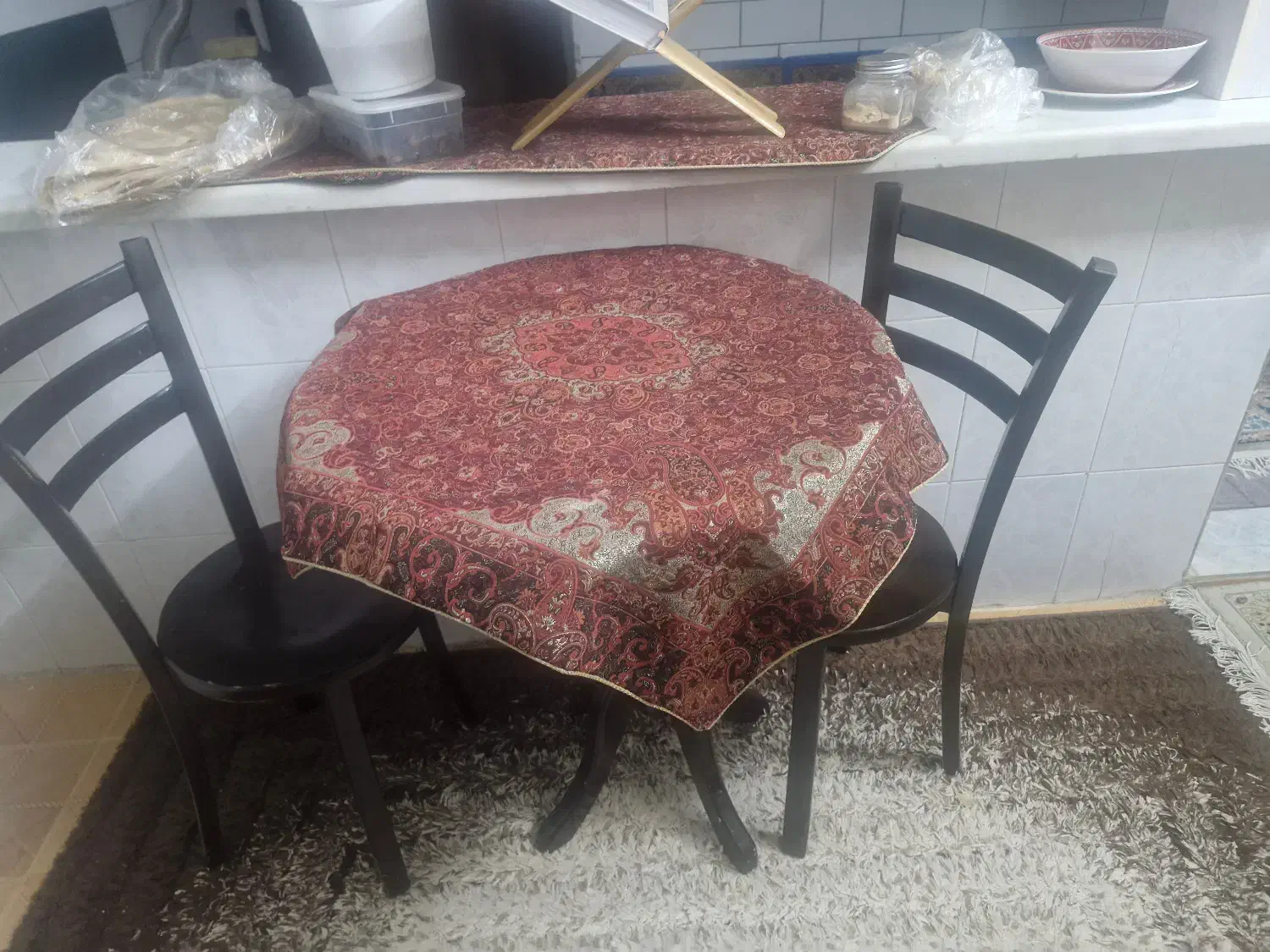 میزغذاخوری دو نفره چوبی محکم و سالم|میز و صندلی غذاخوری|ساوه, |دیوار