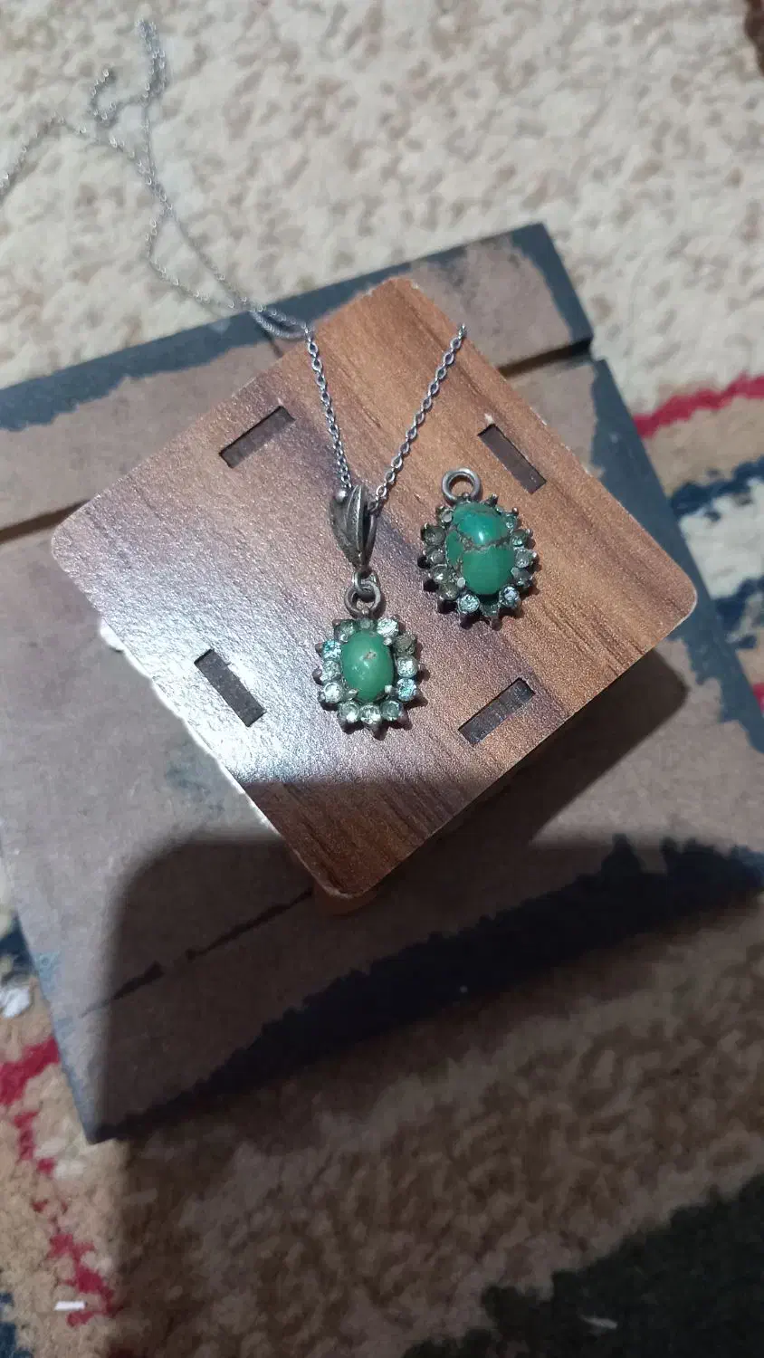 گردنبند نقره|جواهرات|گنبد کاووس, |دیوار