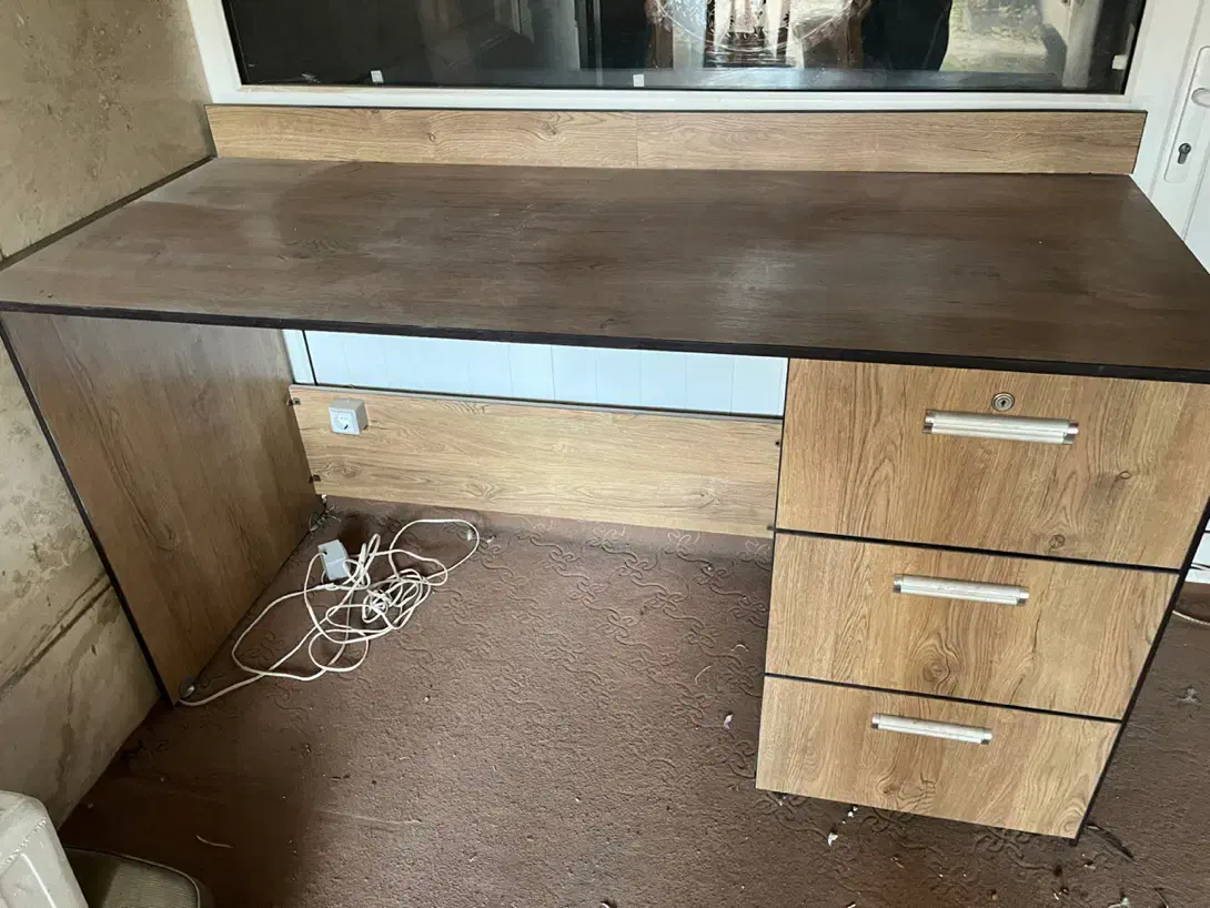 میز تحریر بزرگ|میز تحریر و کامپیوتر|اراک, |دیوار