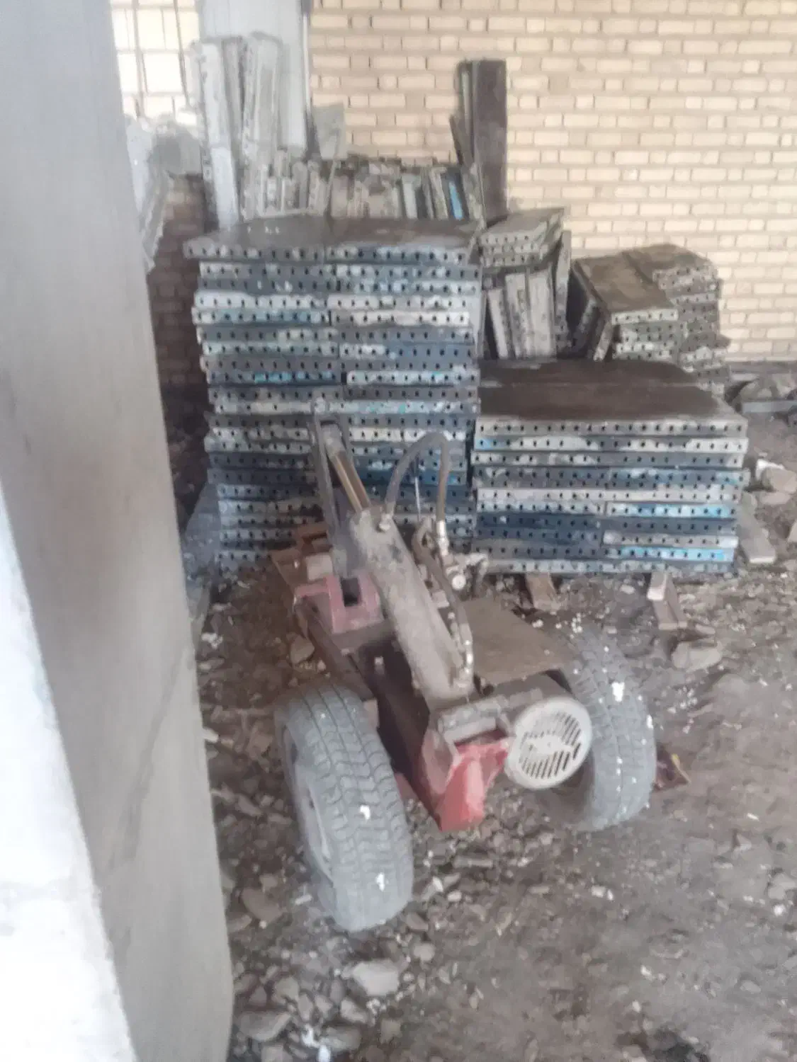 فروش فوری قالب فلزی|مصالح و تجهیزات ساختمان|الیگودرز, |دیوار