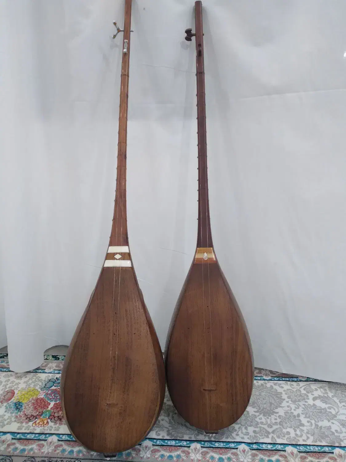 دوتار|سازهای سنتی|اسفراین, |دیوار