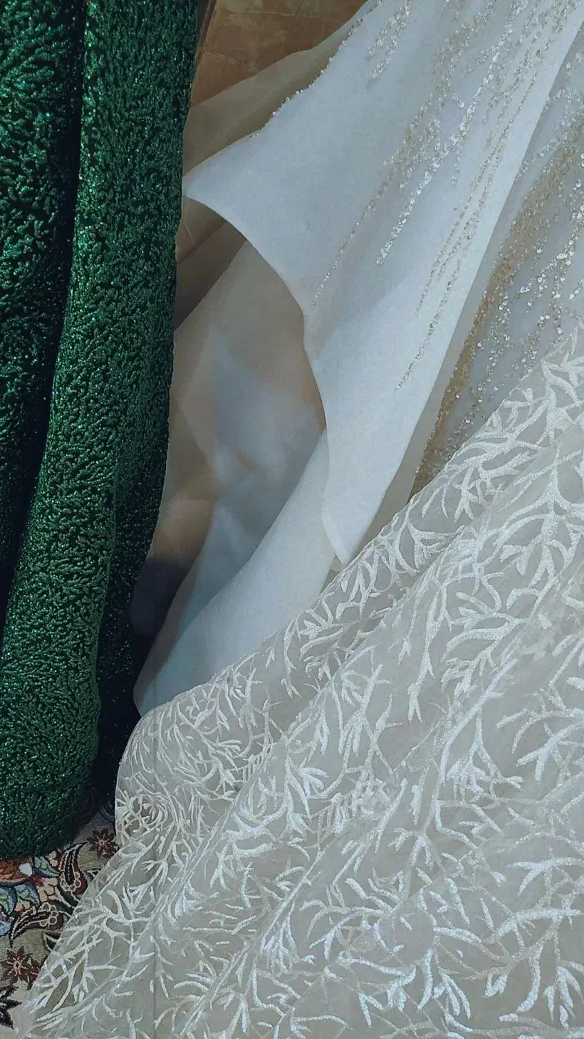 فروش لباس عروس تن اول به دلیل جابجایی|لباس|خاش, |دیوار