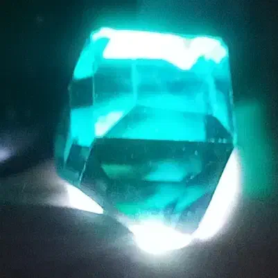 زمرد تراش خورده|جواهرات|قائم‌شهر, |دیوار