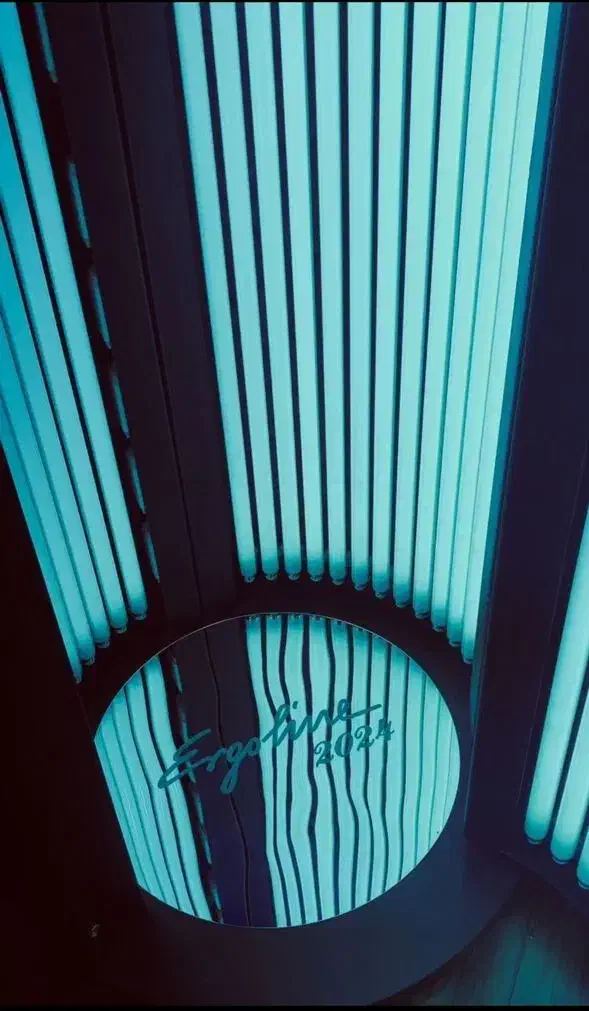 سالن سولاریوم پرند|خدمات آرایشگری و زیبایی|پرند, فاز ۵|دیوار