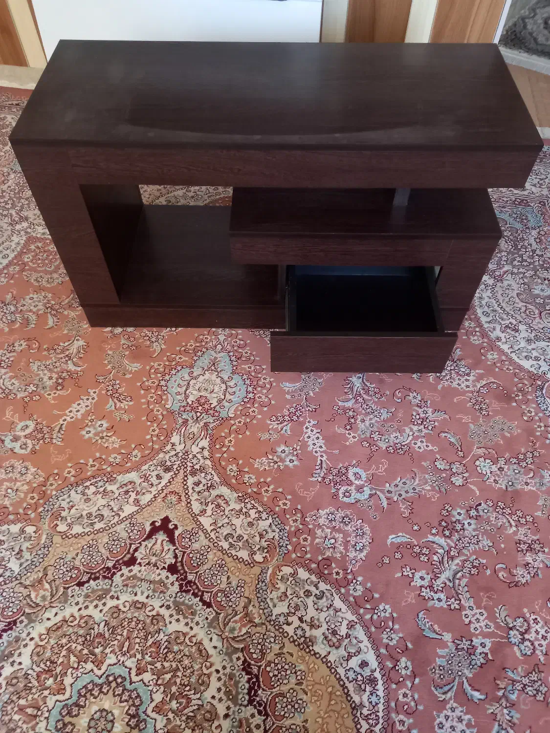 میز تلویزیون چوبی در حد نو قهوه ای پررنگ|میز تلویزیون|قم, پردیسان|دیوار