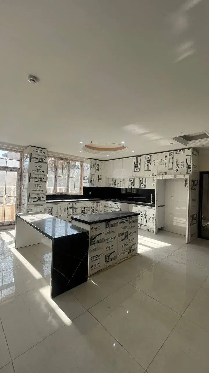 ۲۰۰ متر طالقانی قیمت بینصبیات تحویل با نصبیات شیک|فروش آپارتمان|ورامین, ورامین|دیوار