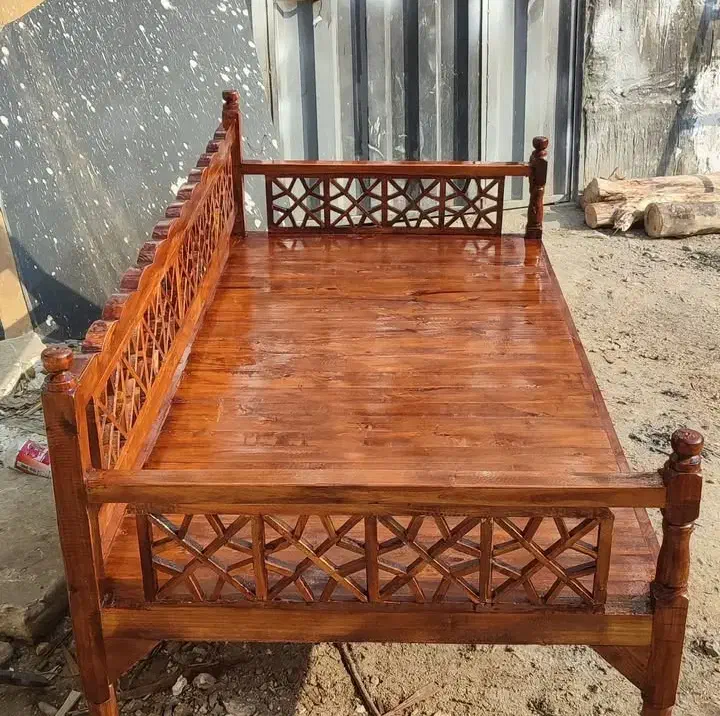 تولید انواع تخت های چوبی سنتی در سایزهای متنوع|مبلمان خانگی و میز عسلی|جهرم, |دیوار