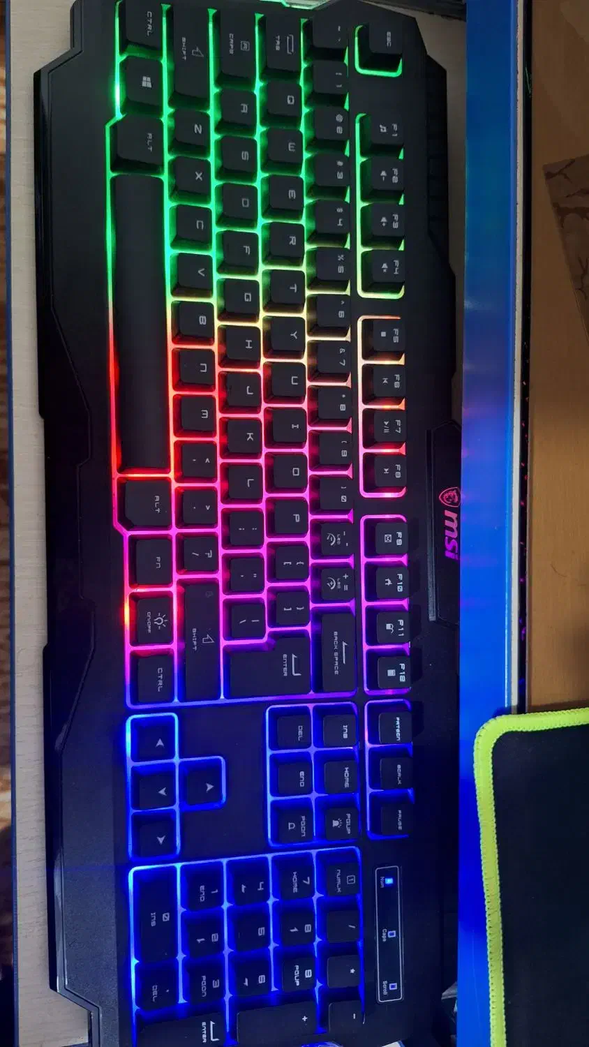 سیستم گیم و رندر کاملا نو با مانیتور و کیبورد|رایانه رومیزی|اندیشه, اندیشه فاز ۱|دیوار