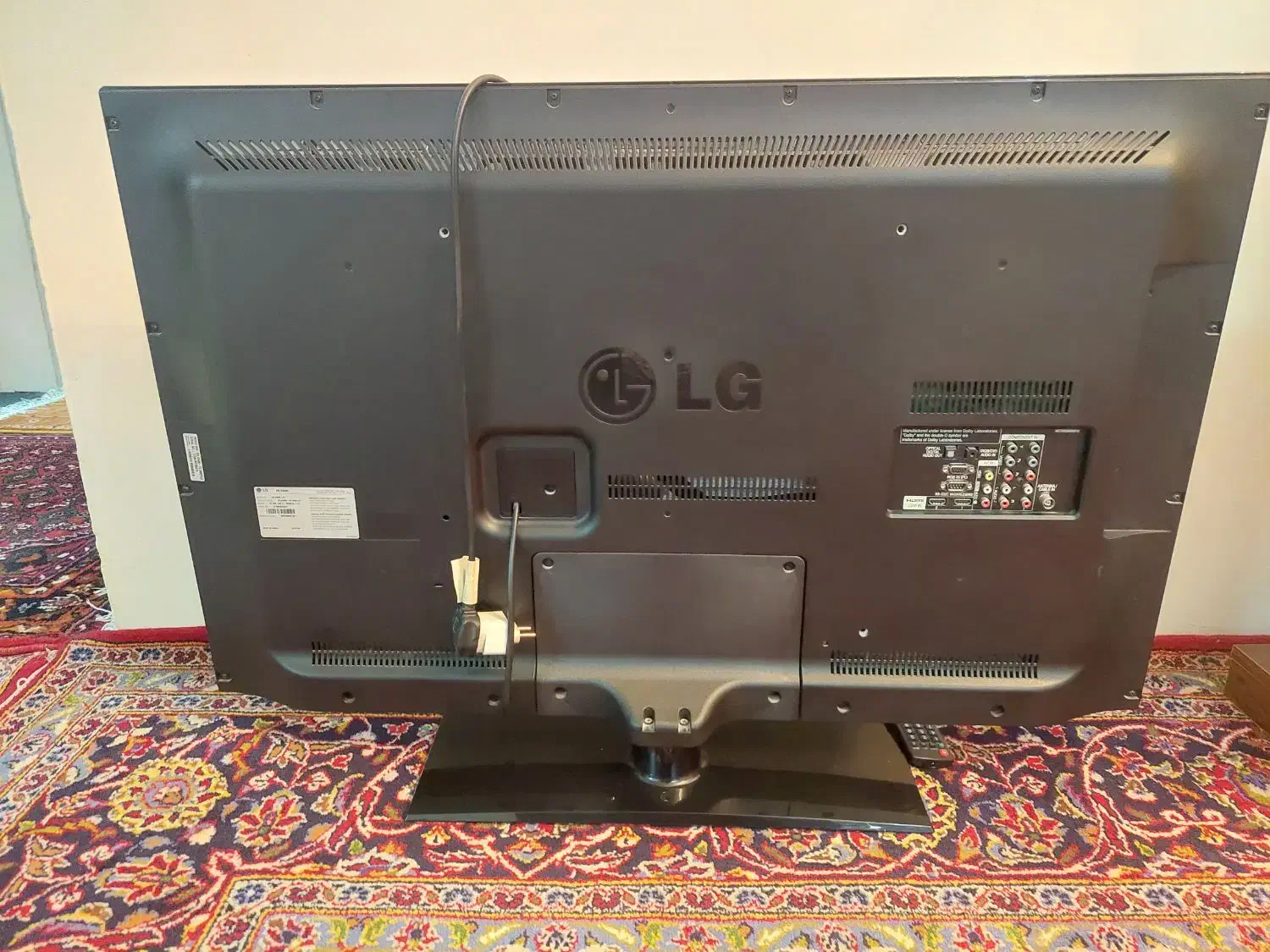 تلویزیون ۴۲ اینچ ال جی|تلویزیون و پروژکتور|بروجرد, |دیوار